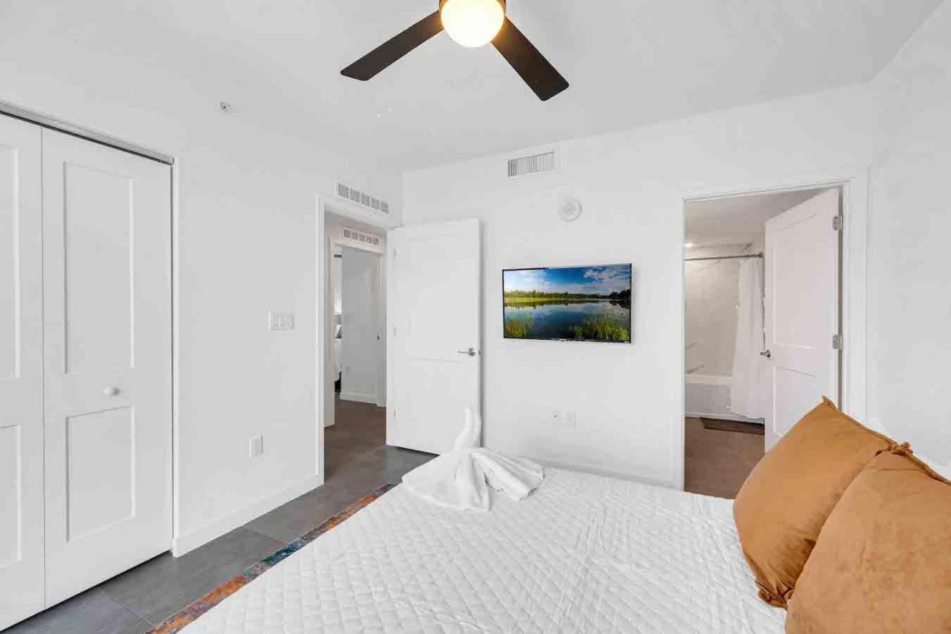 Апартаменти Amazing 3 Bed Unit In Dwntwn Miami With Free Parking Екстер'єр фото