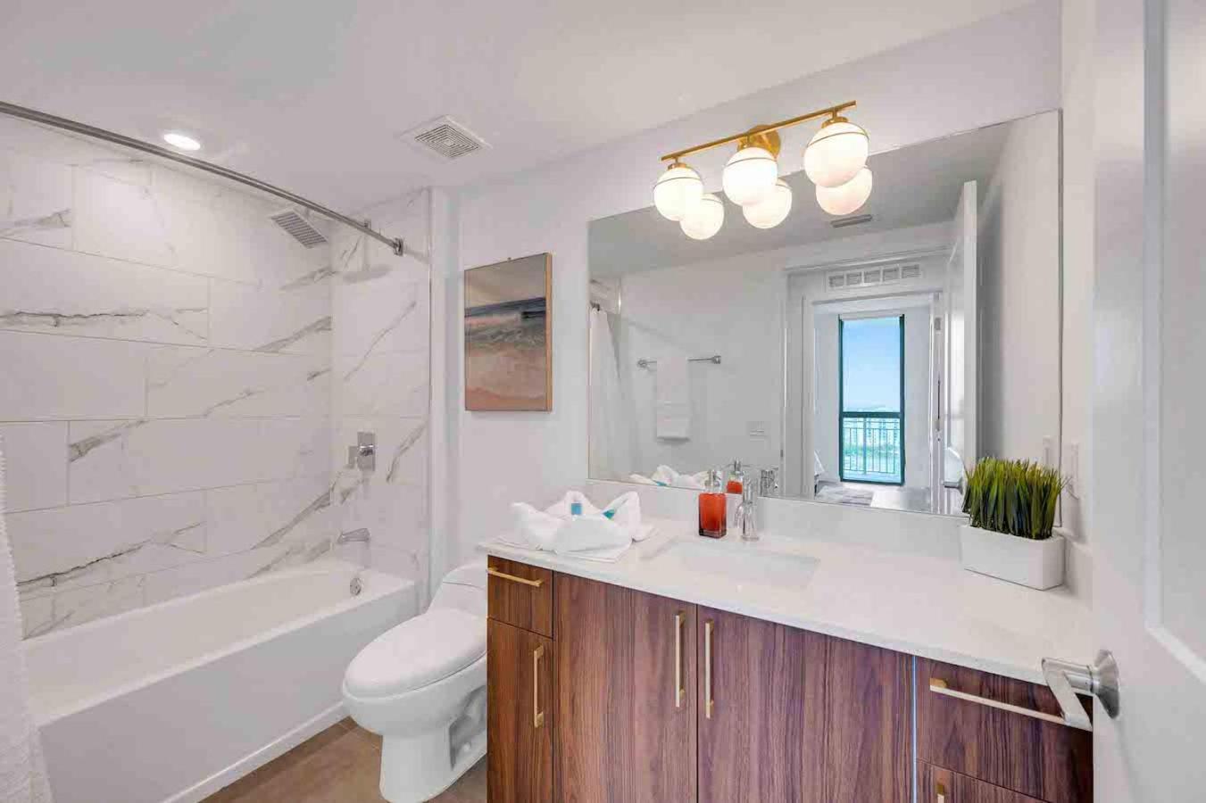 Апартаменти Amazing 3 Bed Unit In Dwntwn Miami With Free Parking Екстер'єр фото