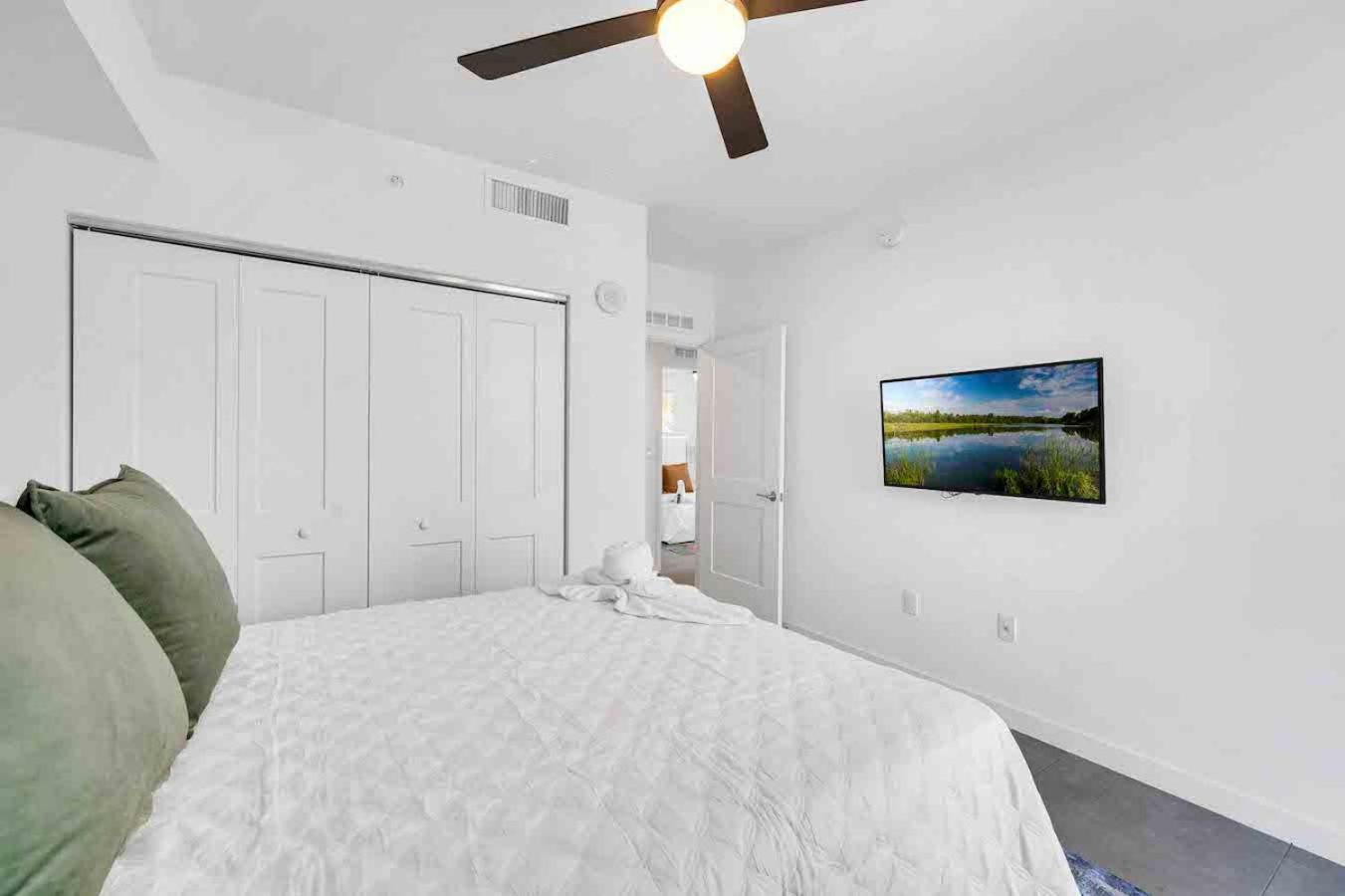Апартаменти Amazing 3 Bed Unit In Dwntwn Miami With Free Parking Екстер'єр фото
